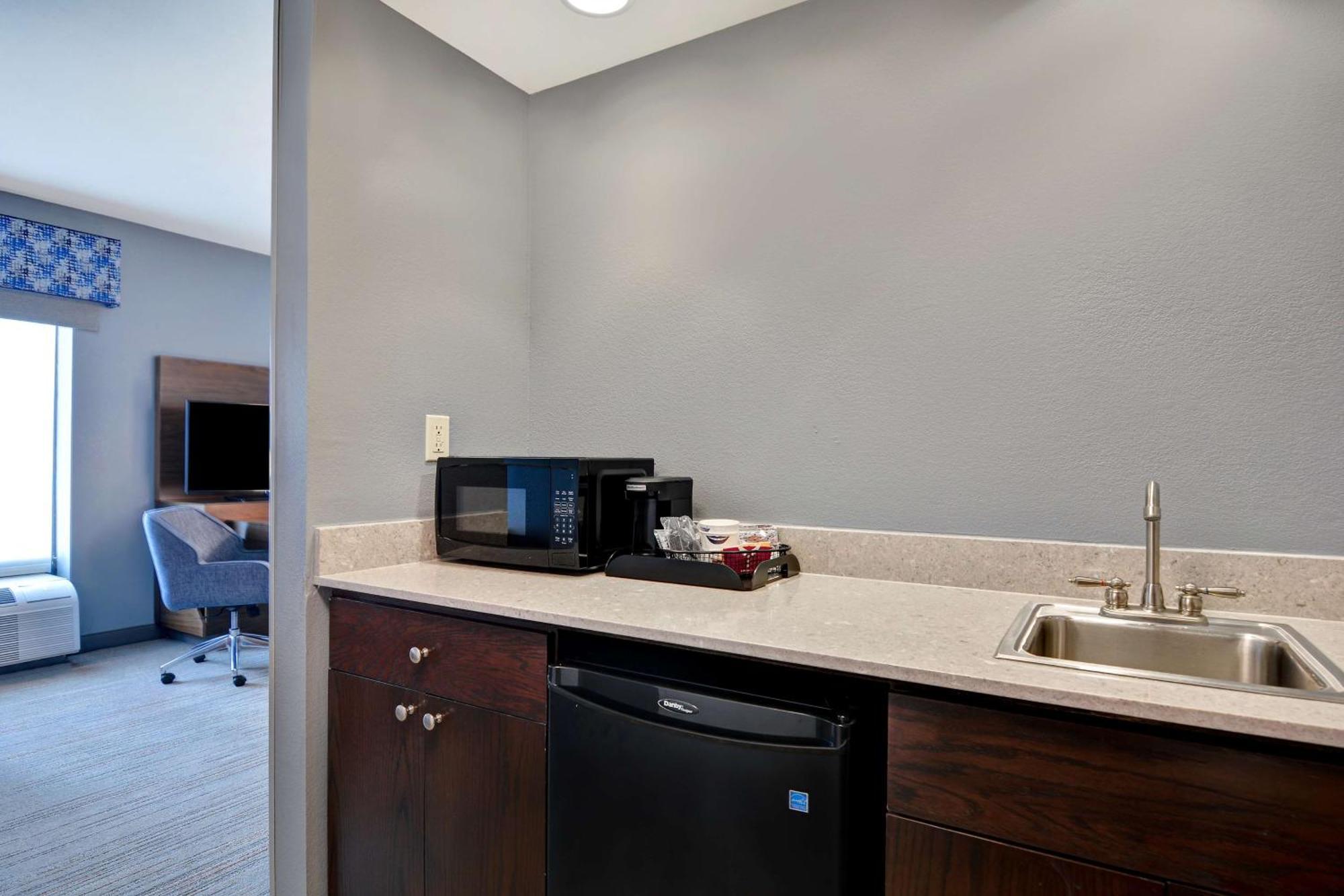 Hampton Inn & Suites Clearwater St Petersburg Ulmerton Road Fl Экстерьер фото