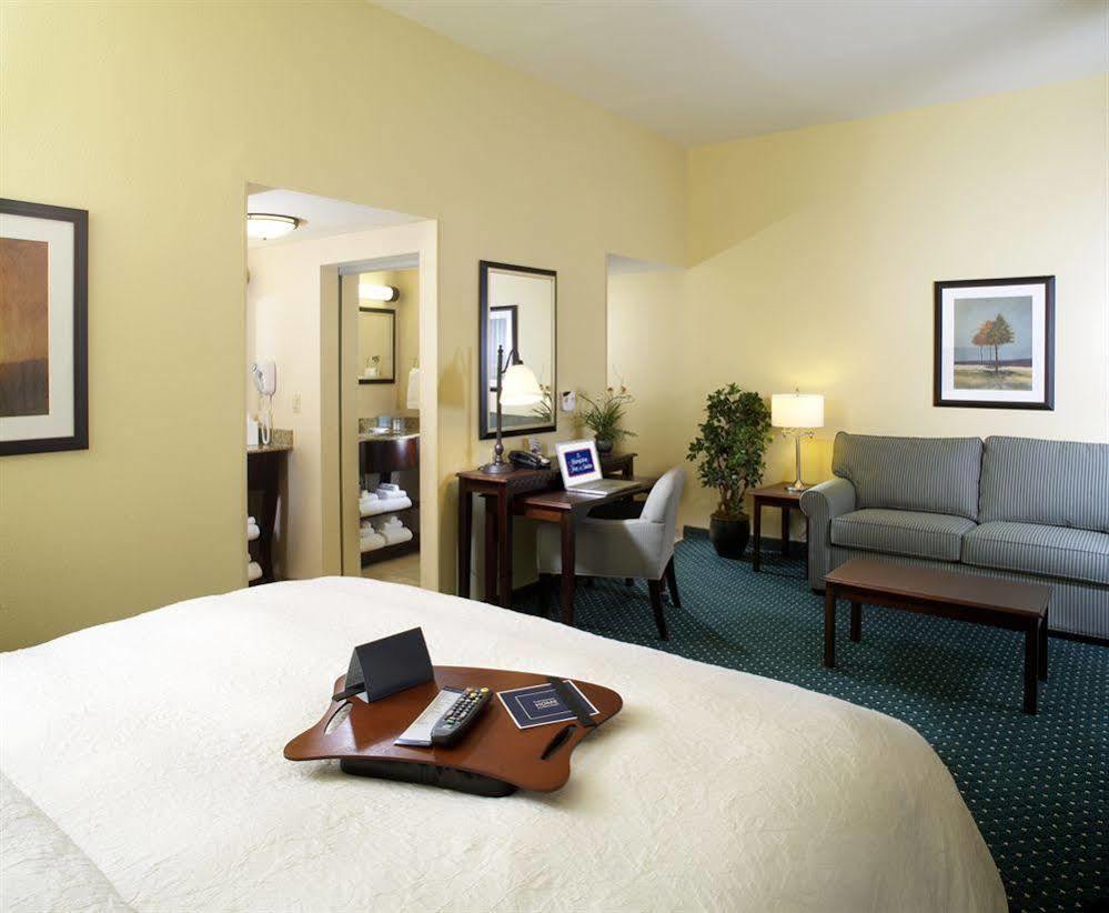 Hampton Inn & Suites Clearwater St Petersburg Ulmerton Road Fl Номер фото